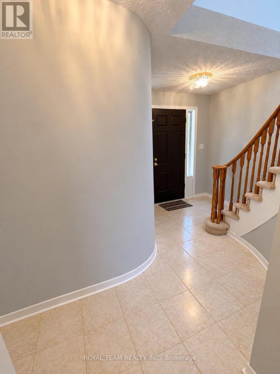28 Oakmount Crescent, Vaughan, Ontario  L4K 2C3 - Photo 4 - N13027930