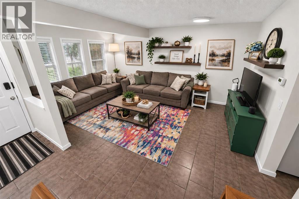 111 Midbend Place SE