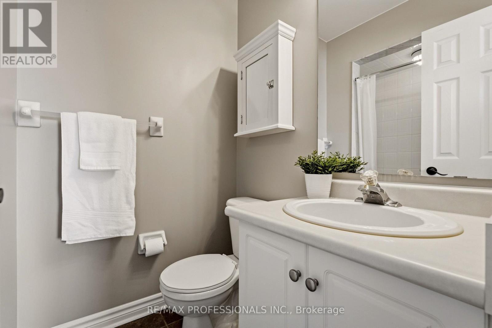 40 Dominion Gardens Drive, Halton Hills, Ontario  L7G 6B2 - Photo 26 - W13770330