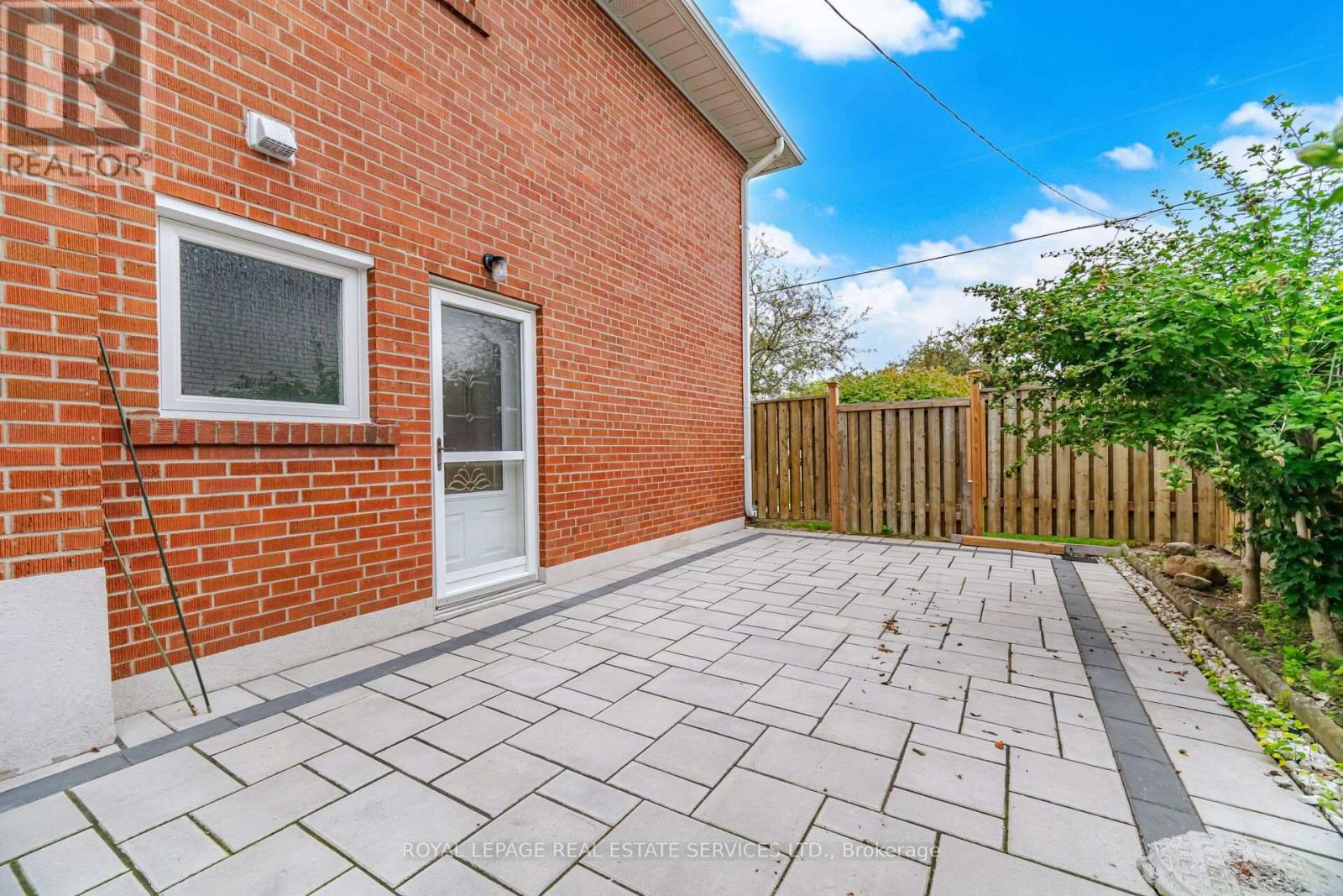 726 Netherton Crescent, Mississauga, Ontario L4Y 2M4 - Photo 35 - W13816764