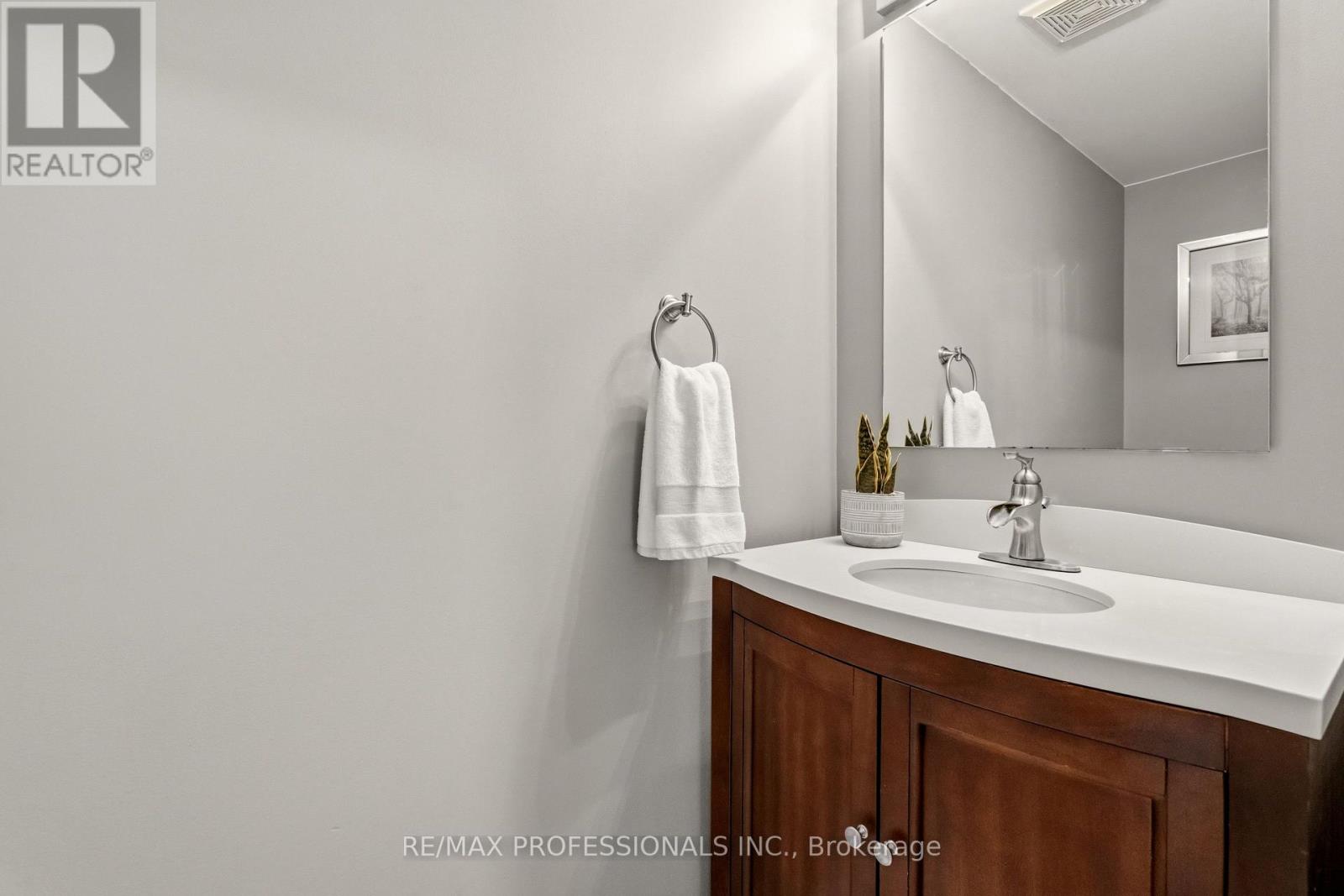 40 Dominion Gardens Drive, Halton Hills, Ontario  L7G 6B2 - Photo 20 - W13770330