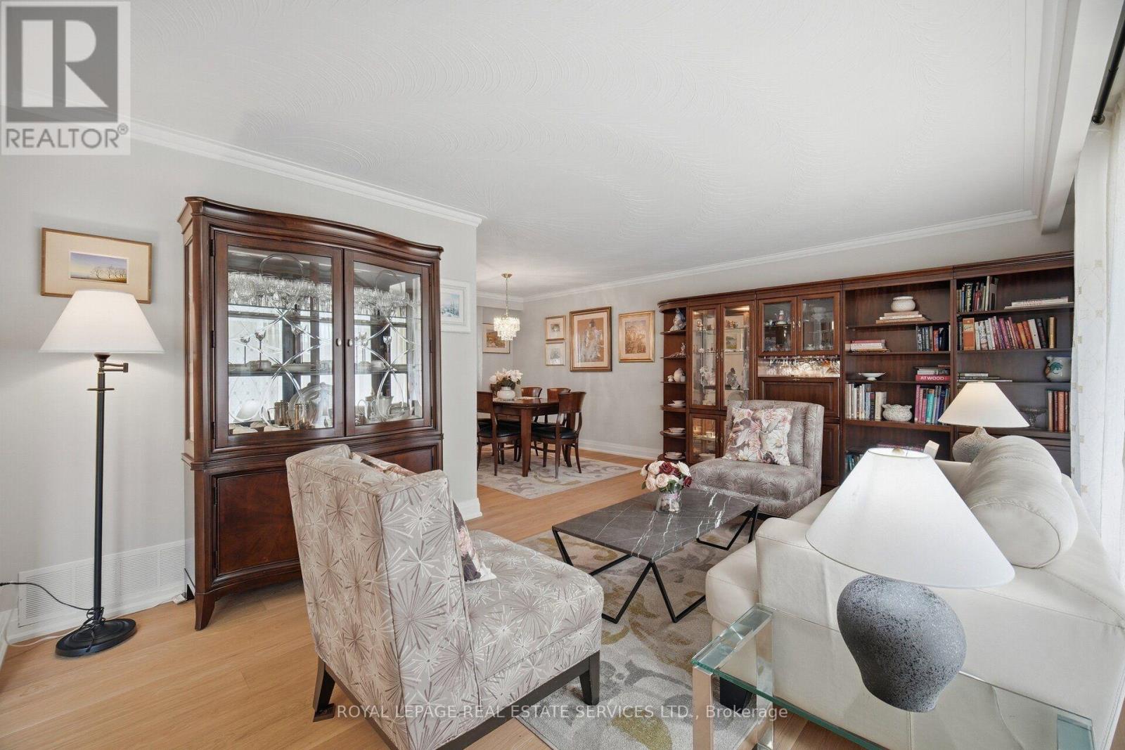 726 Netherton Crescent, Mississauga, Ontario L4Y 2M4 - Photo 13 - W13816764