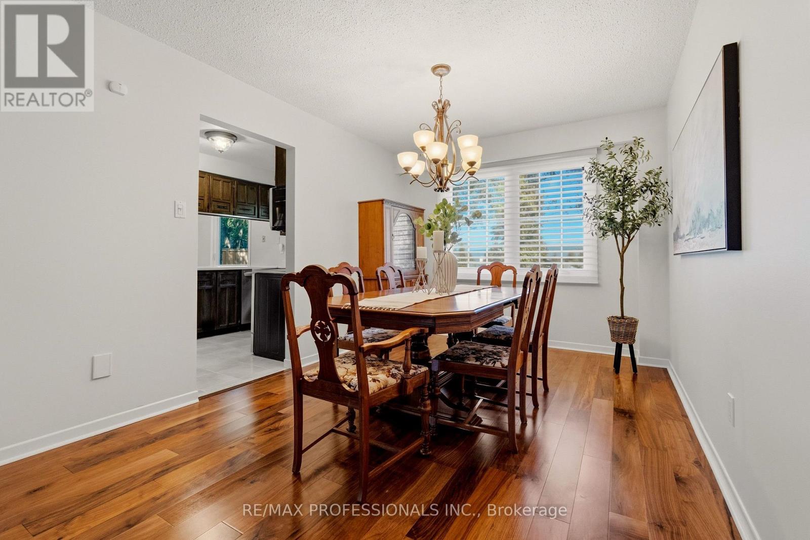6888 Barrisdale Drive, Mississauga, Ontario  L5N 2H4 - Photo 13 - W13822118