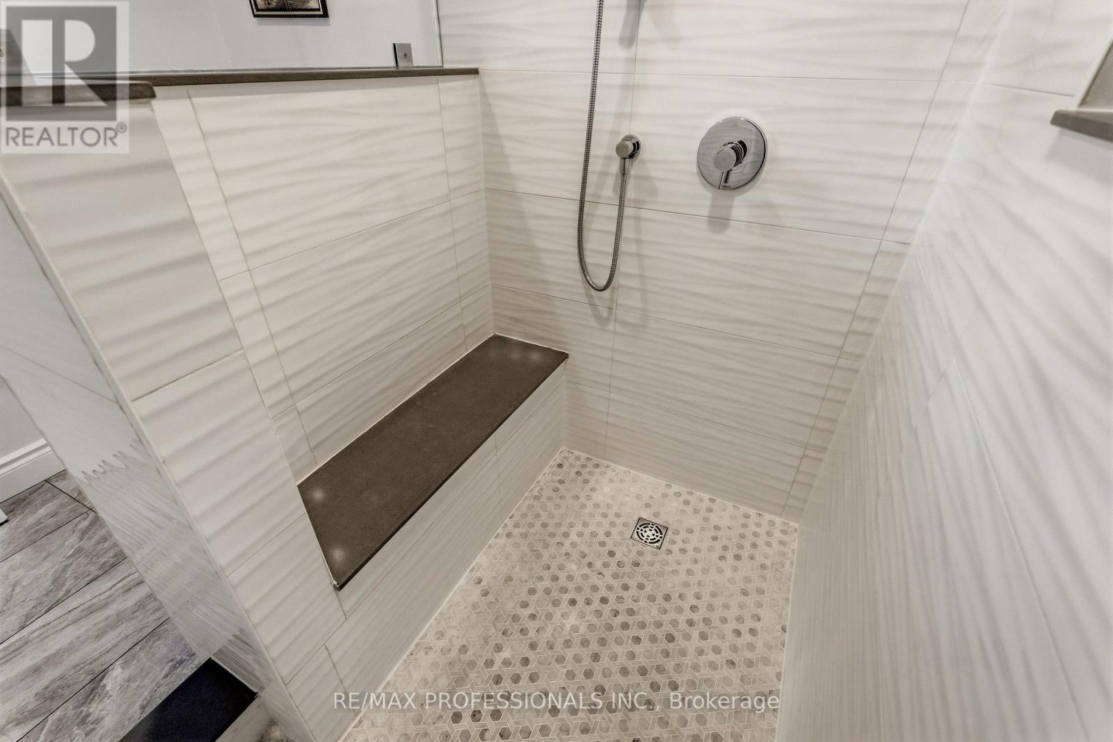6888 Barrisdale Drive, Mississauga, Ontario  L5N 2H4 - Photo 29 - W13822118
