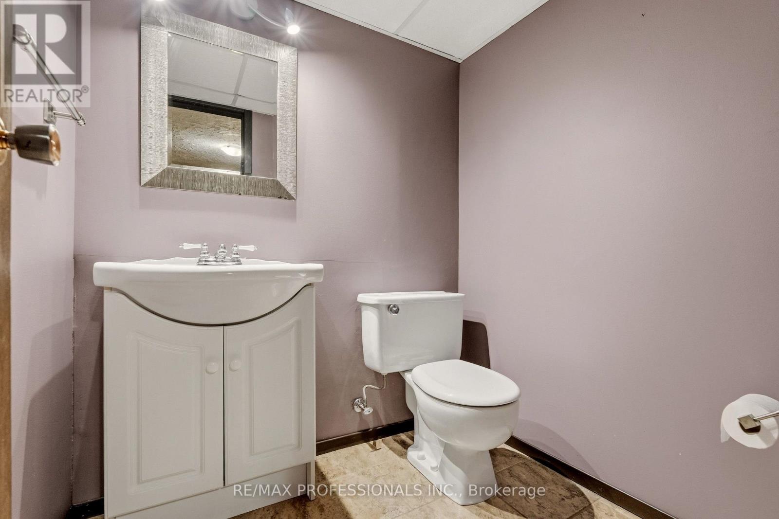 6888 Barrisdale Drive, Mississauga, Ontario  L5N 2H4 - Photo 38 - W13822118