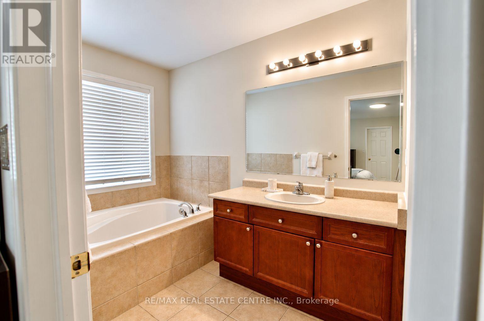 3 Chudleigh Avenue, Brampton, Ontario  L6X 0N1 - Photo 18 - W13835660