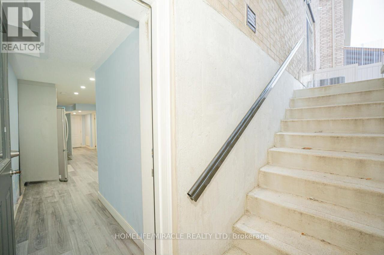 23 Hendricks Crescent, Brampton, Ontario L6Y 4L2 - Photo 31 - W13830932