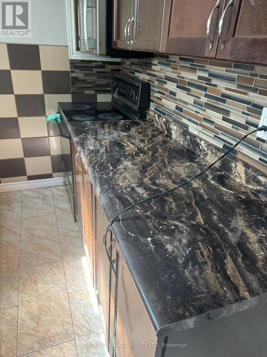 123 Mooregate Crescent, Kitchener, Ontario  N2M 2E9 - Photo 11 - X13836980