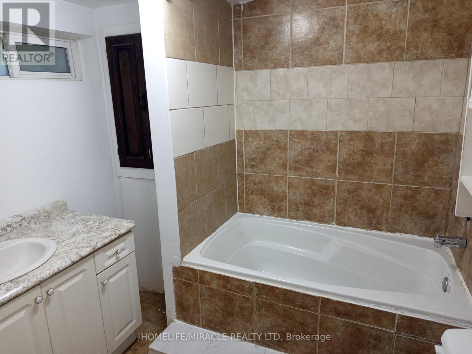 123 Mooregate Crescent, Kitchener, Ontario  N2M 2E9 - Photo 16 - X13836980