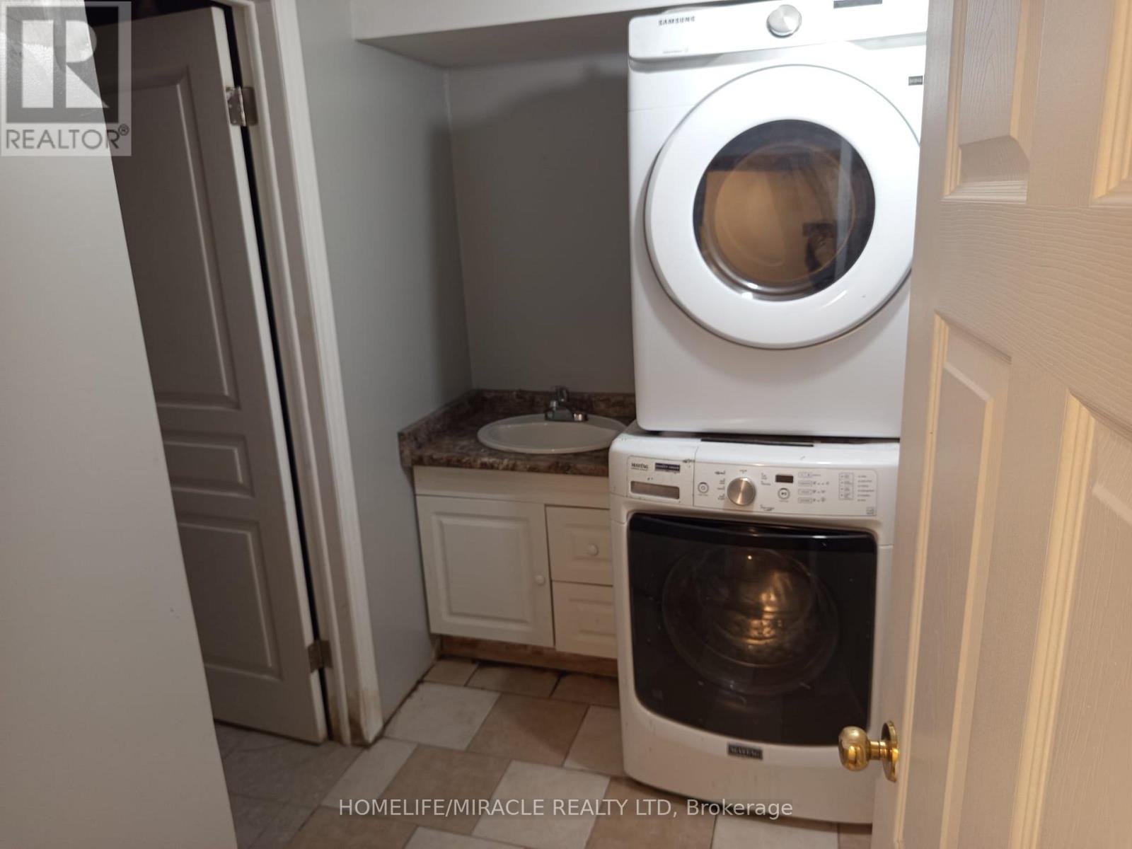 123 Mooregate Crescent, Kitchener, Ontario  N2M 2E9 - Photo 17 - X13836980