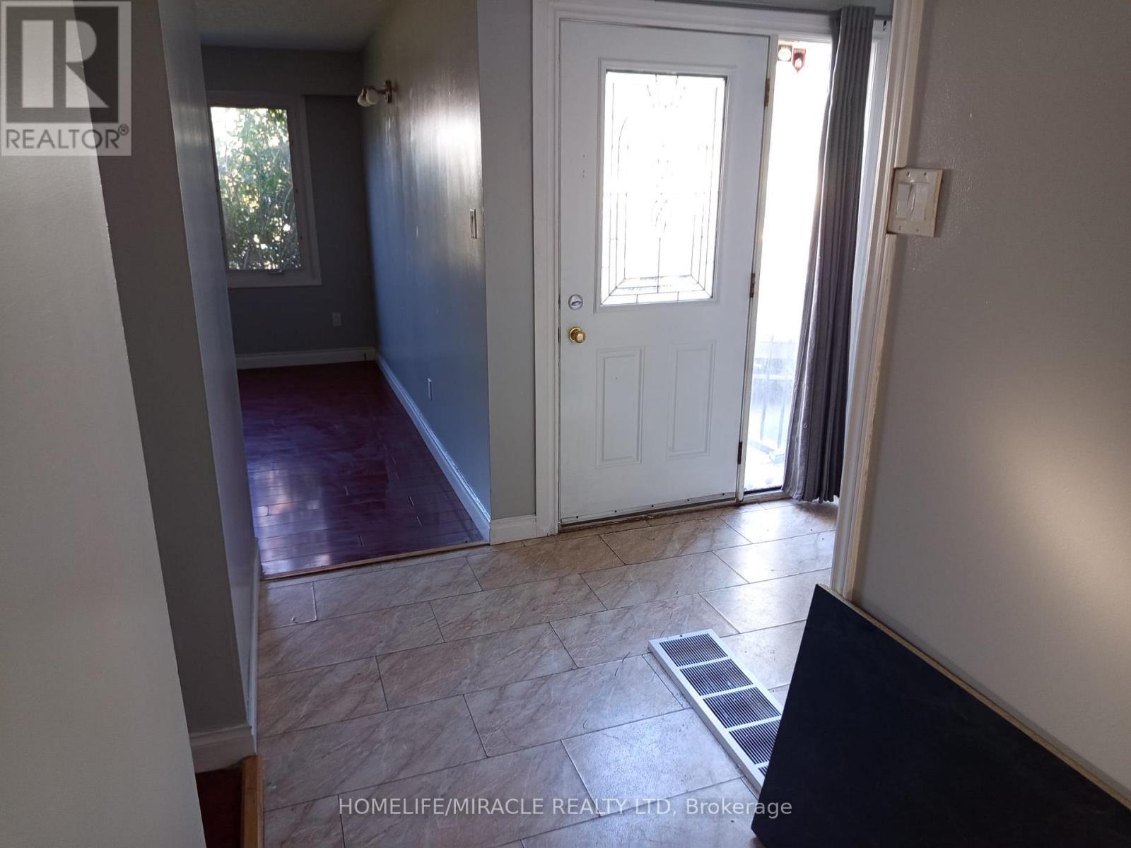 123 Mooregate Crescent, Kitchener, Ontario  N2M 2E9 - Photo 2 - X13836980