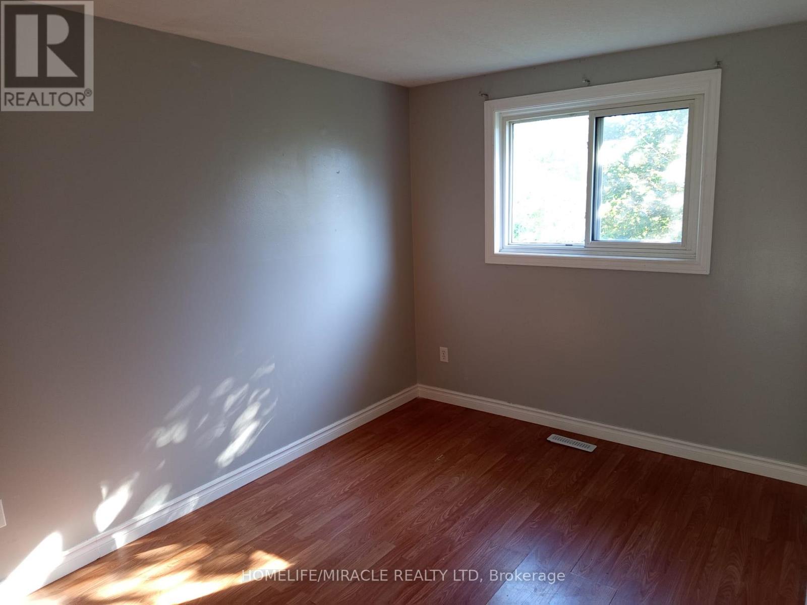 123 Mooregate Crescent, Kitchener, Ontario  N2M 2E9 - Photo 4 - X13836980