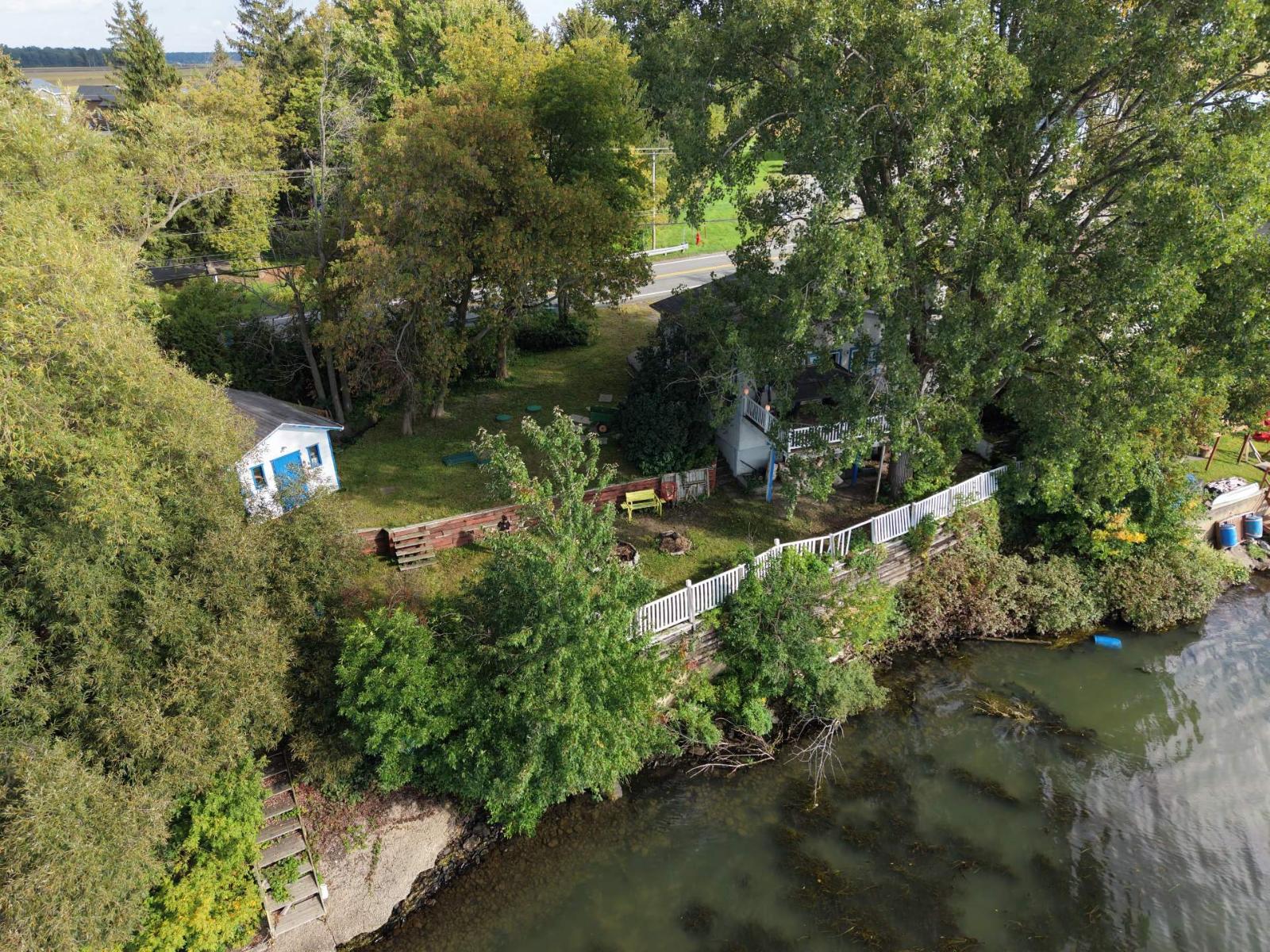 311Z Ch. des Patriotes Saint-Denis-sur-Richelieu Quebec Canada J0H1K0 4
