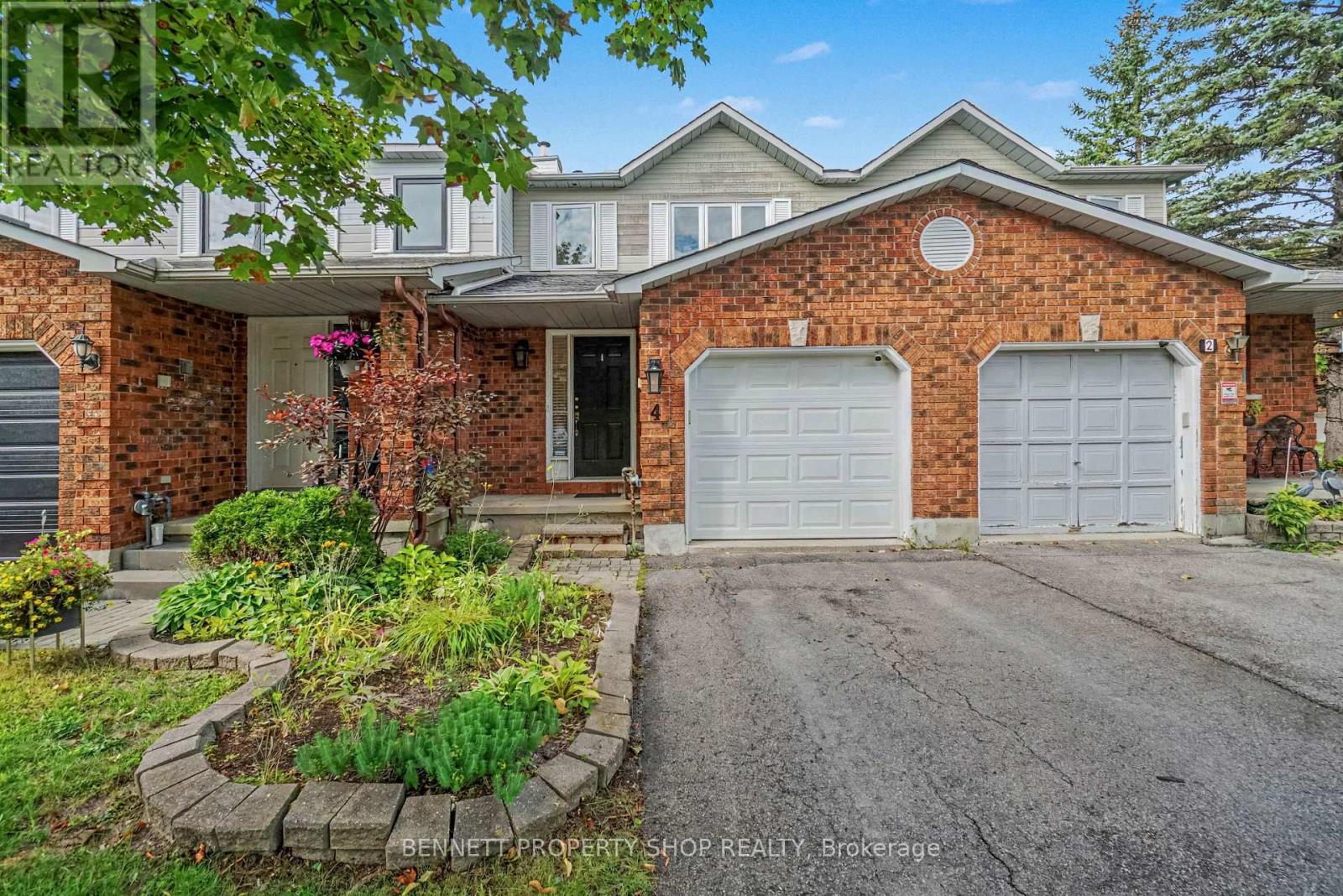 4 Winnegreen Court, Ottawa, Ontario