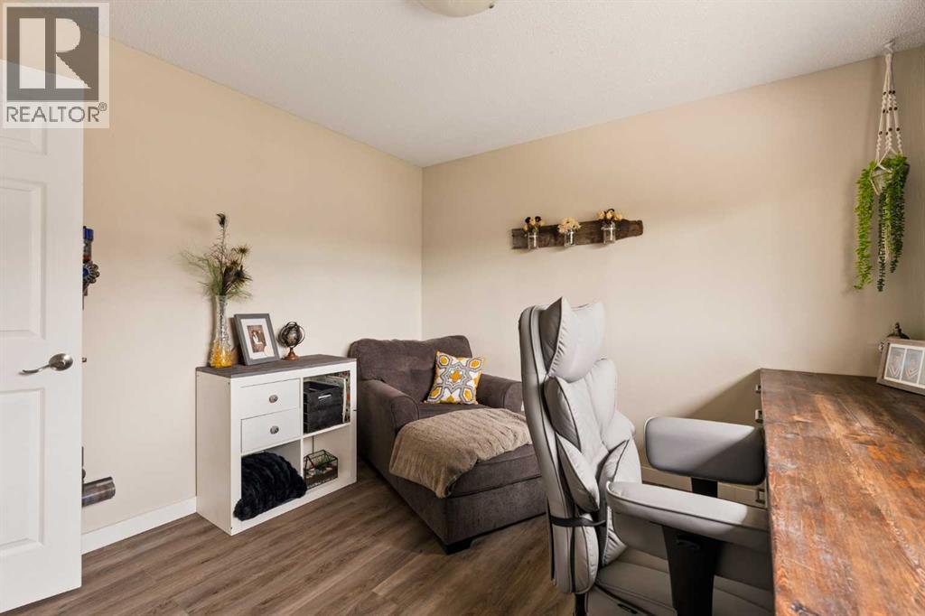 228 Midridge Crescent SE, Calgary, Alberta  T2X 1C6 - Photo 26 - A2347936