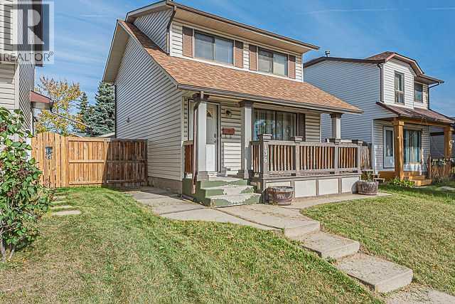 136 Castleridge Drive NE, Calgary, Alberta  T3J 1Y8 - Photo 2 - A2348671