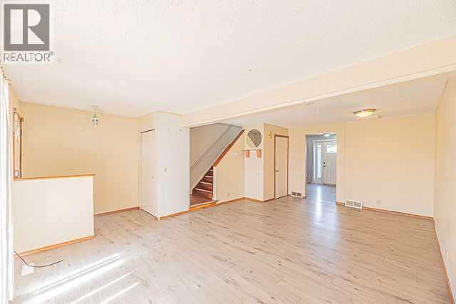 136 Castleridge Drive NE, Calgary, Alberta  T3J 1Y8 - Photo 6 - A2348671