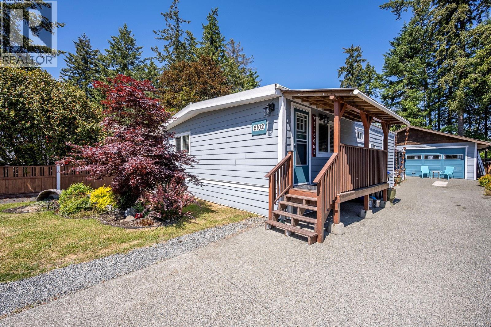 2102 Stadacona Dr, Comox, British Columbia