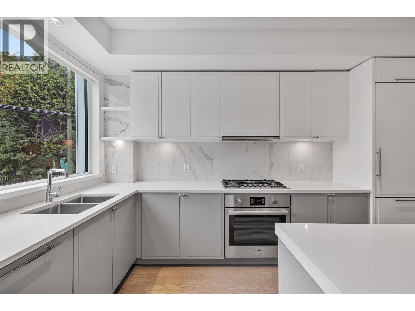 7615 Yukon Street, Vancouver, British Columbia  V5X 2Y4 - Photo 3 - R3170207