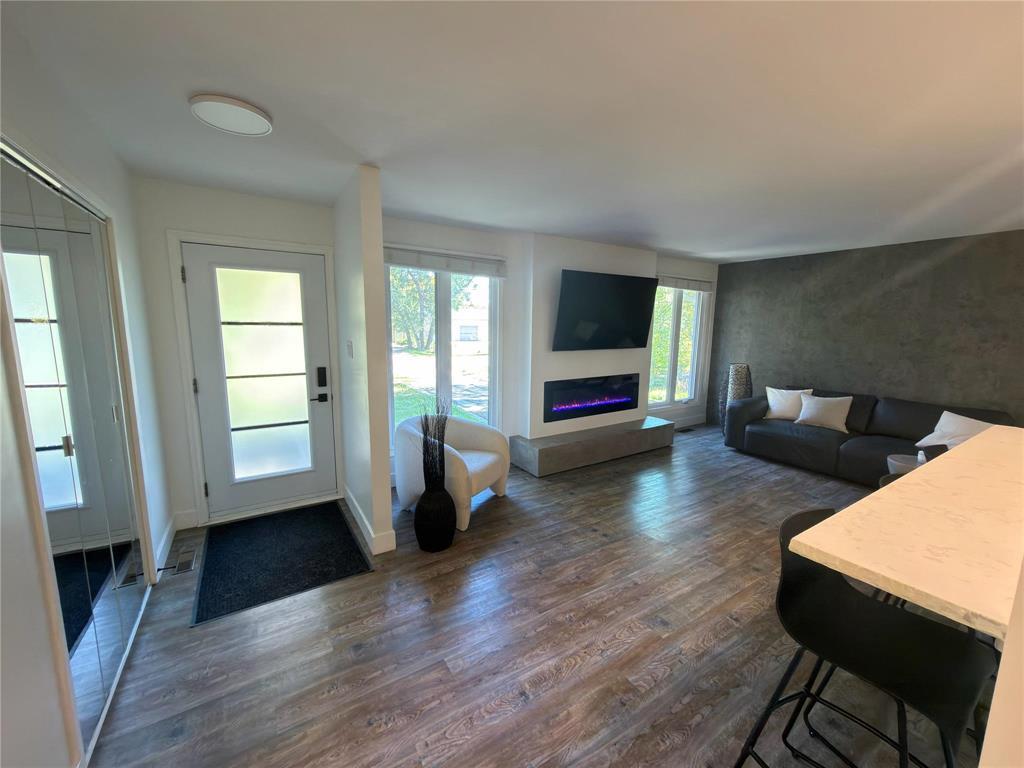 740 Pepperloaf Crescent Winnipeg Manitoba Canada R3R1G3 2