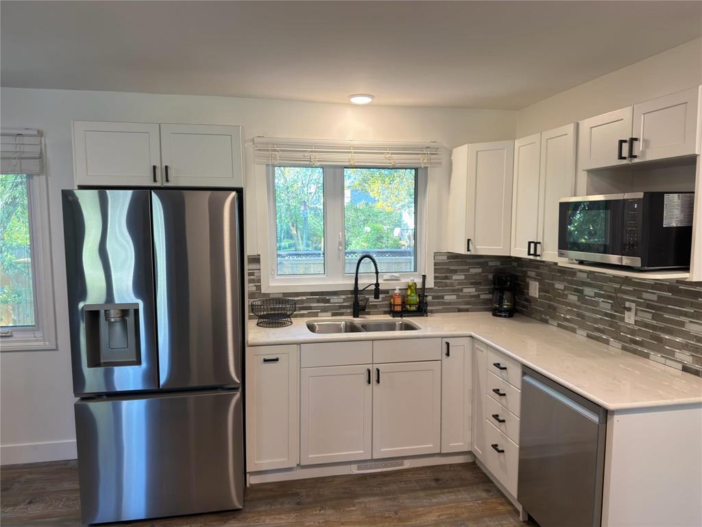740 Pepperloaf Crescent Winnipeg Manitoba Canada R3R1G3 5