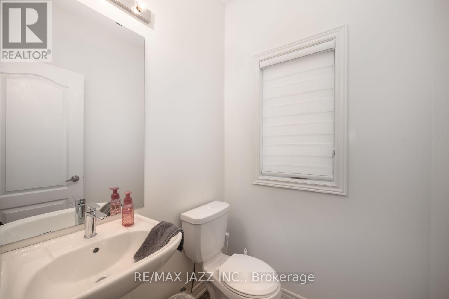 Upper - 131 Courtney Street, Clarington, Ontario  L1C 0B9 - Photo 13 - E13837160