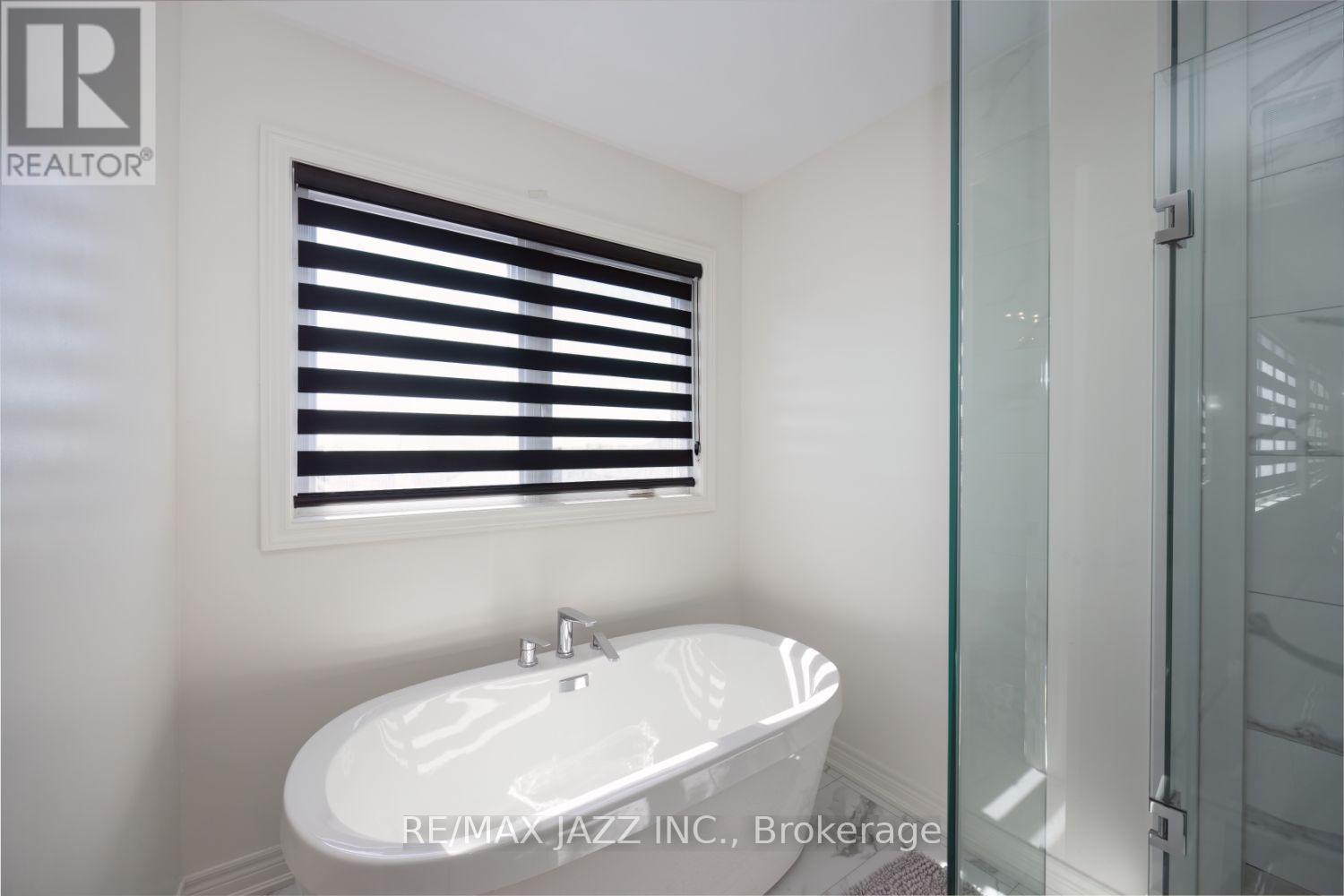 Upper - 131 Courtney Street, Clarington, Ontario  L1C 0B9 - Photo 24 - E13837160
