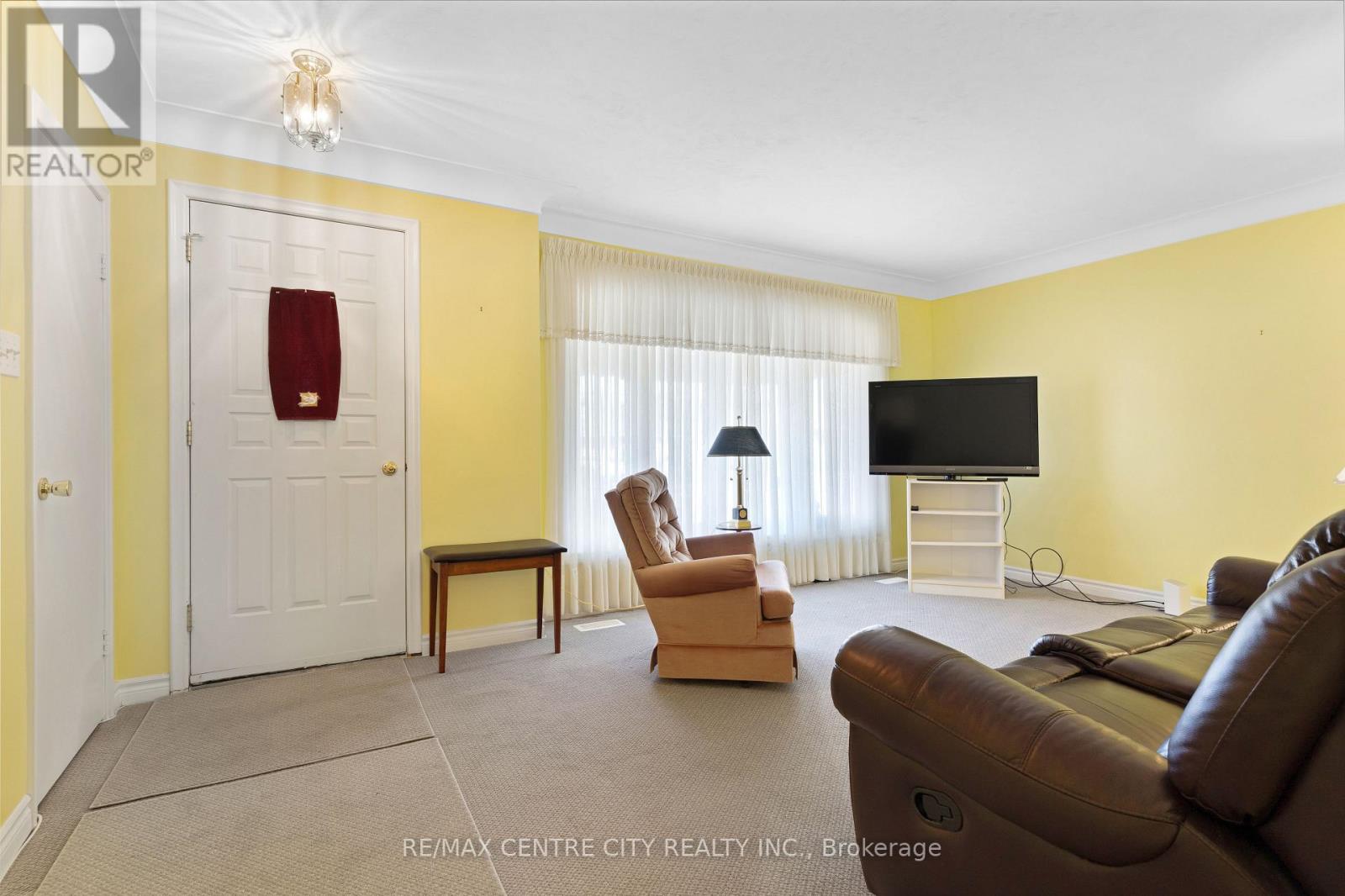 297 Wilson Avenue, Kitchener, Ontario  N2C 1G9 - Photo 3 - X13837208