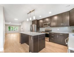 10433 70 Av NW, Edmonton, Alberta T6H 2E7 (30044004)