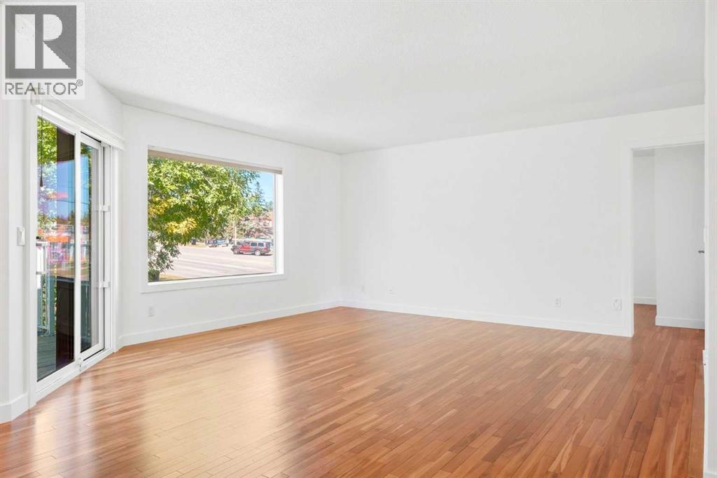 216 Coach Side Road SW, Calgary, Alberta  T3H 2T3 - Photo 10 - A2347051