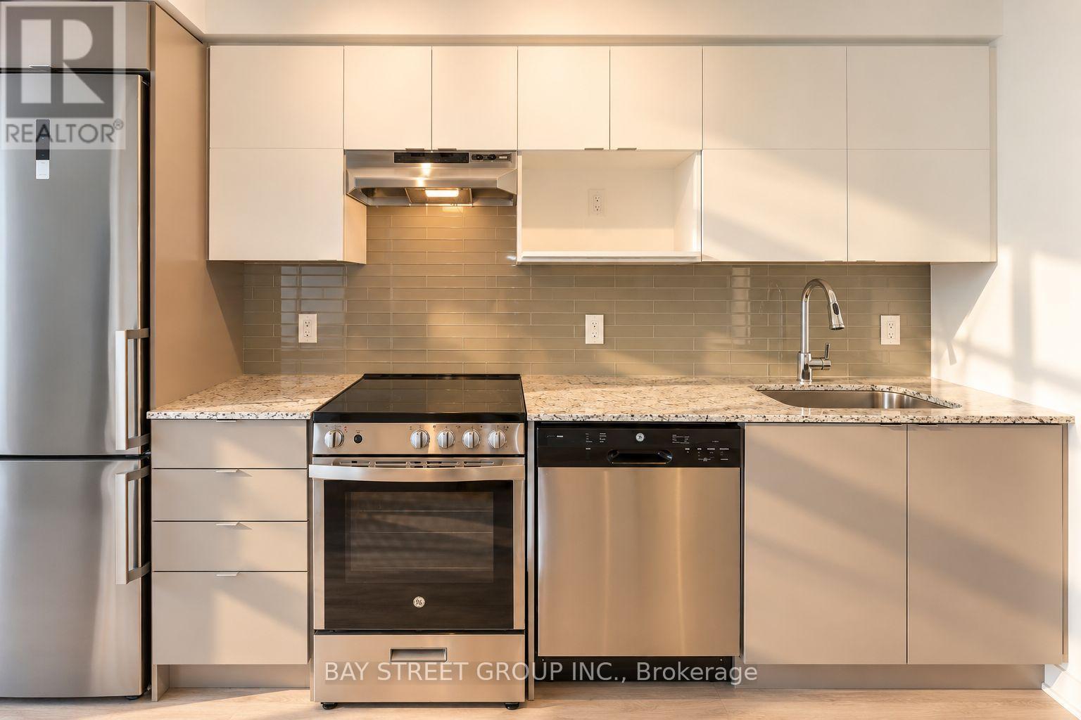 1010 - 120 Varna Drive, Toronto, Ontario  M6A 0B3 - Photo 3 - C13837250