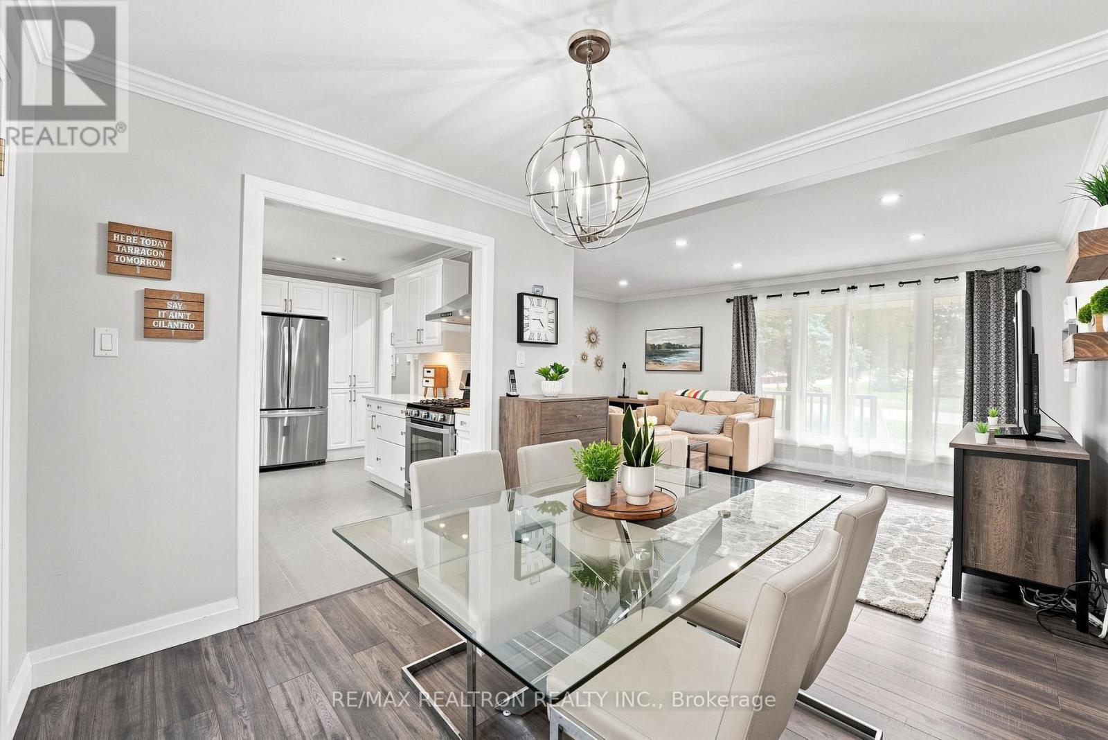 15 Park Road, Bradford West Gwillimbury, Ontario  L0G 1B0 - Photo 13 - N13837166