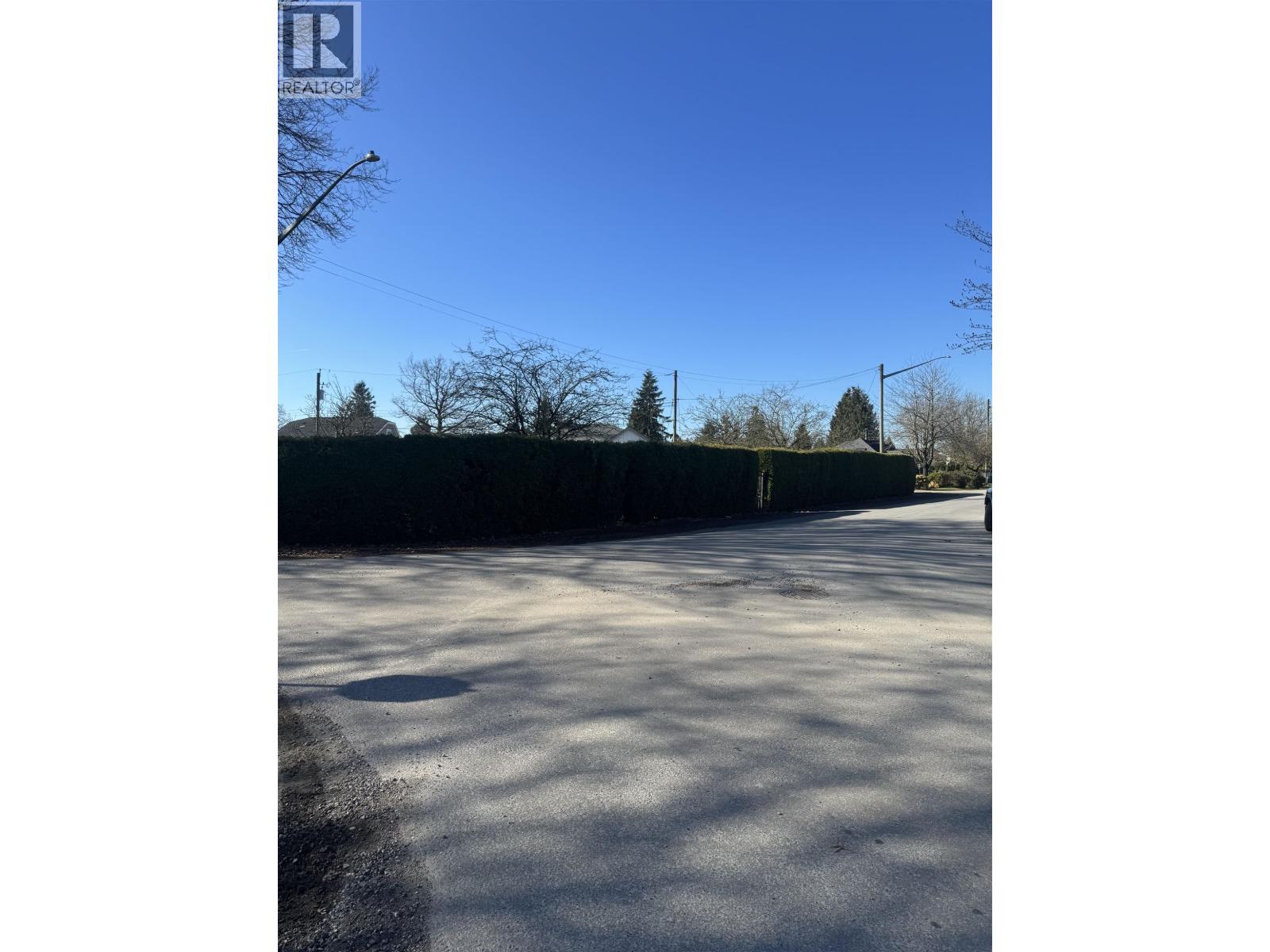 2600 WELLINGTON CRESCENT
