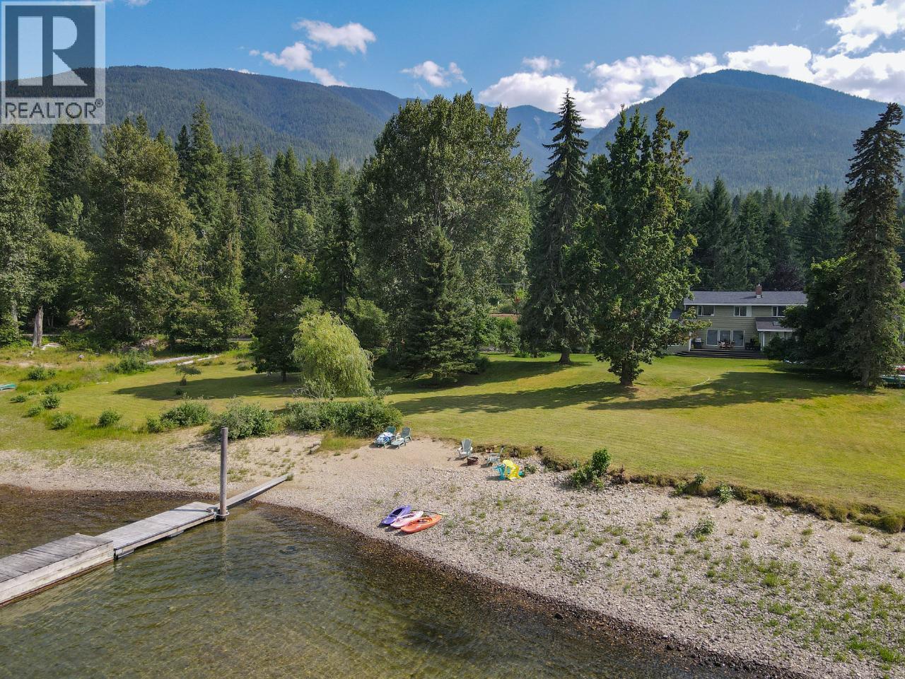 8119 MUNCH Road, Procter, British Columbia