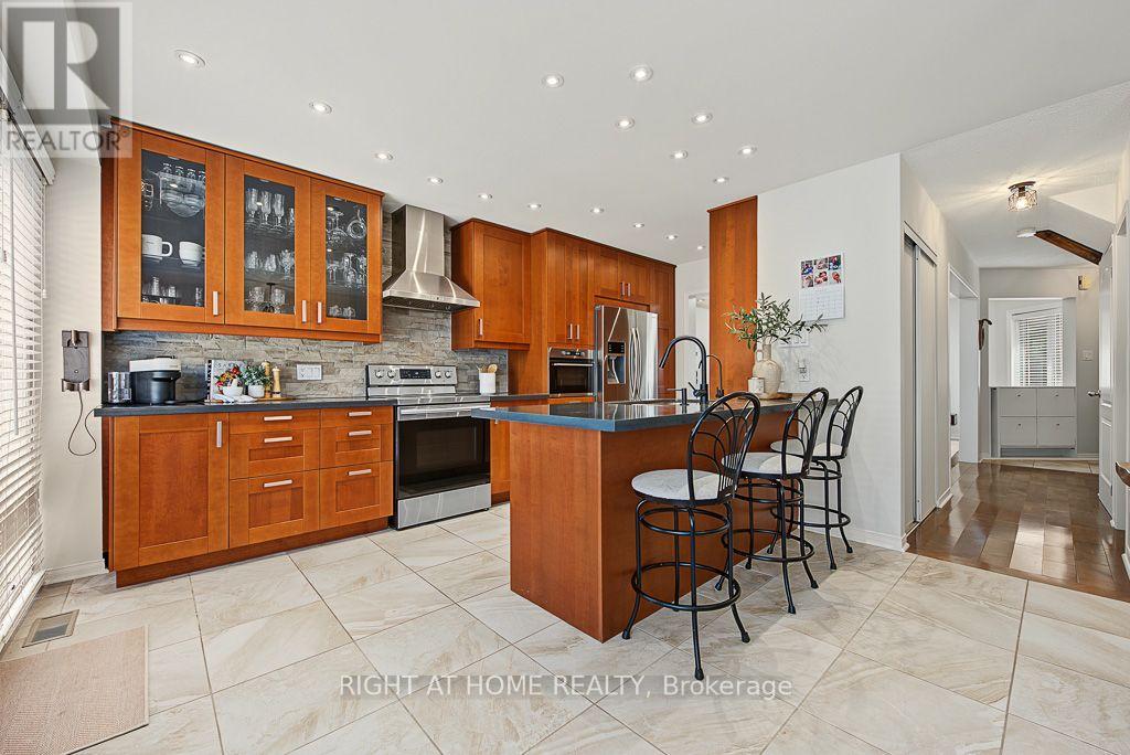 3829 CRAIGHURST AVENUE, Mississauga, Ontario