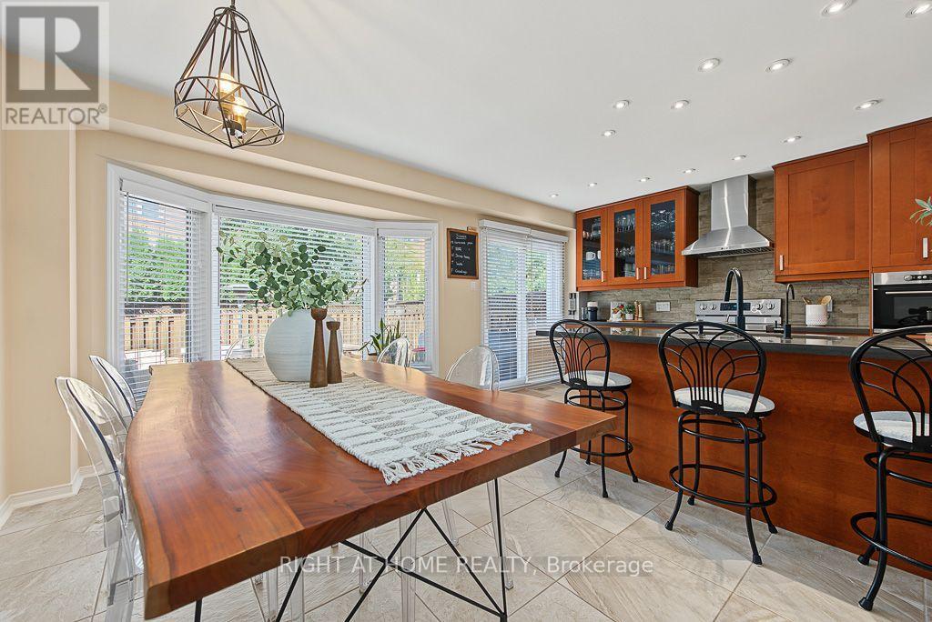 3829 Craighurst Avenue, Mississauga, Ontario  L5N 6T7 - Photo 6 - W13837170