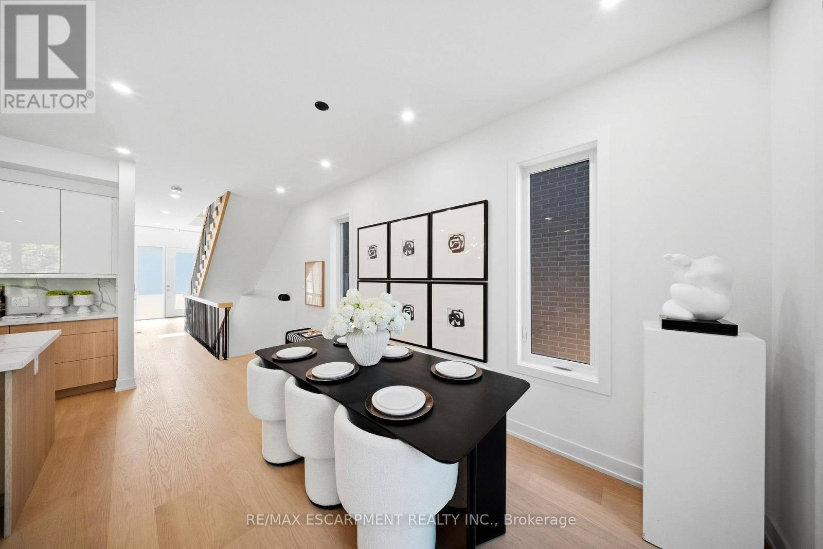 14 Kentroyal Drive, Toronto, Ontario  M9P 2M8 - Photo 17 - W13837210