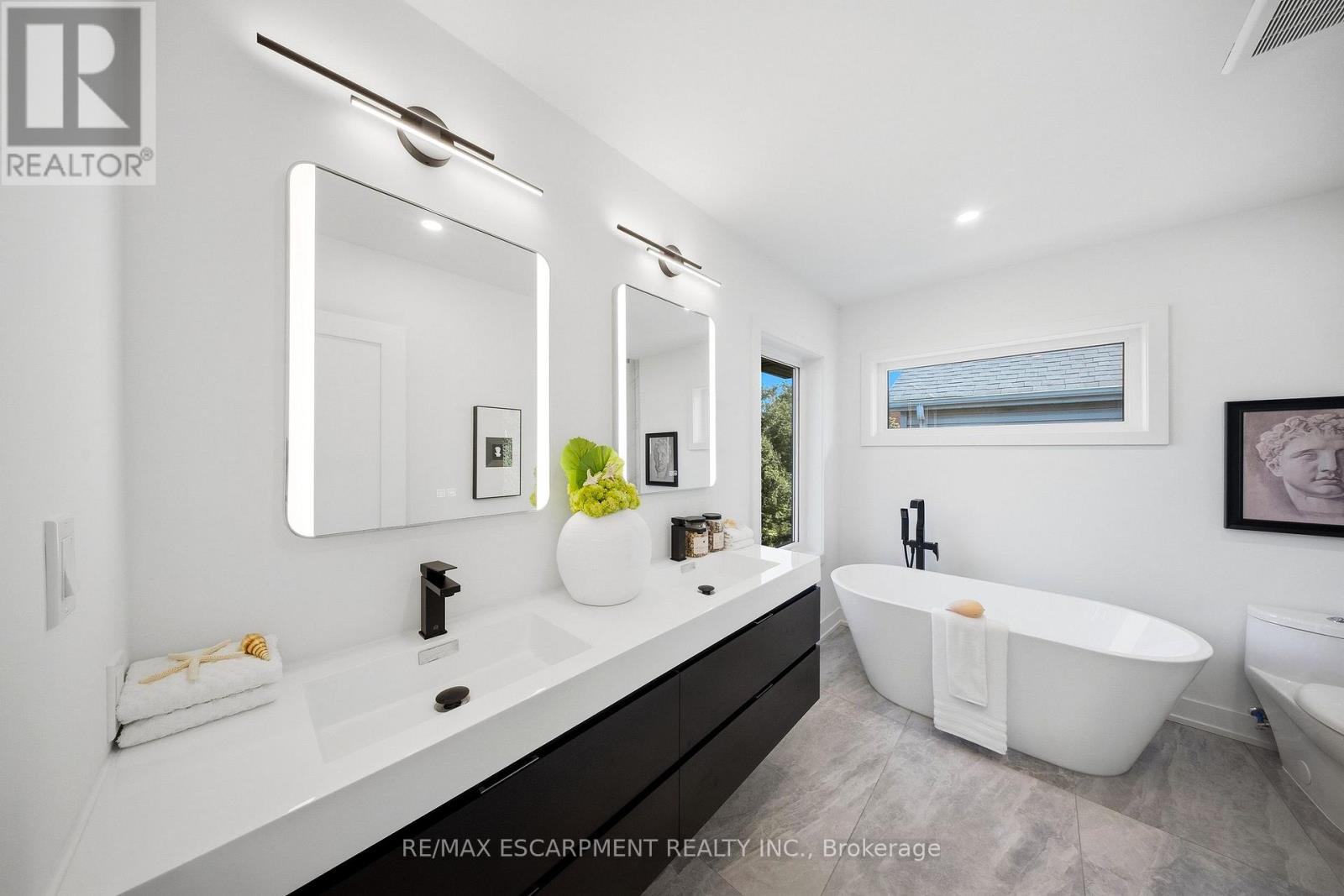 14 Kentroyal Drive, Toronto, Ontario  M9P 2M8 - Photo 27 - W13837210