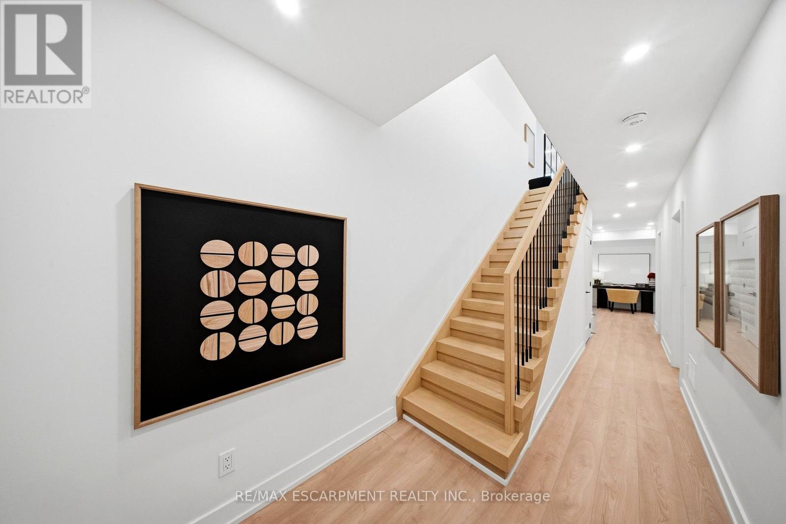 14 Kentroyal Drive, Toronto, Ontario  M9P 2M8 - Photo 30 - W13837210