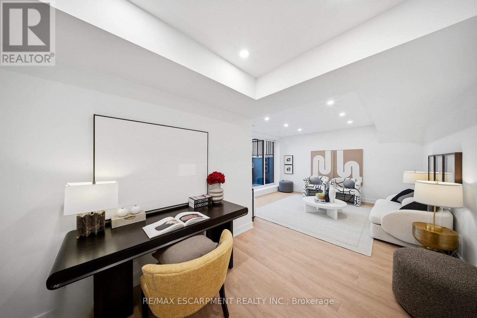 14 Kentroyal Drive, Toronto, Ontario  M9P 2M8 - Photo 32 - W13837210