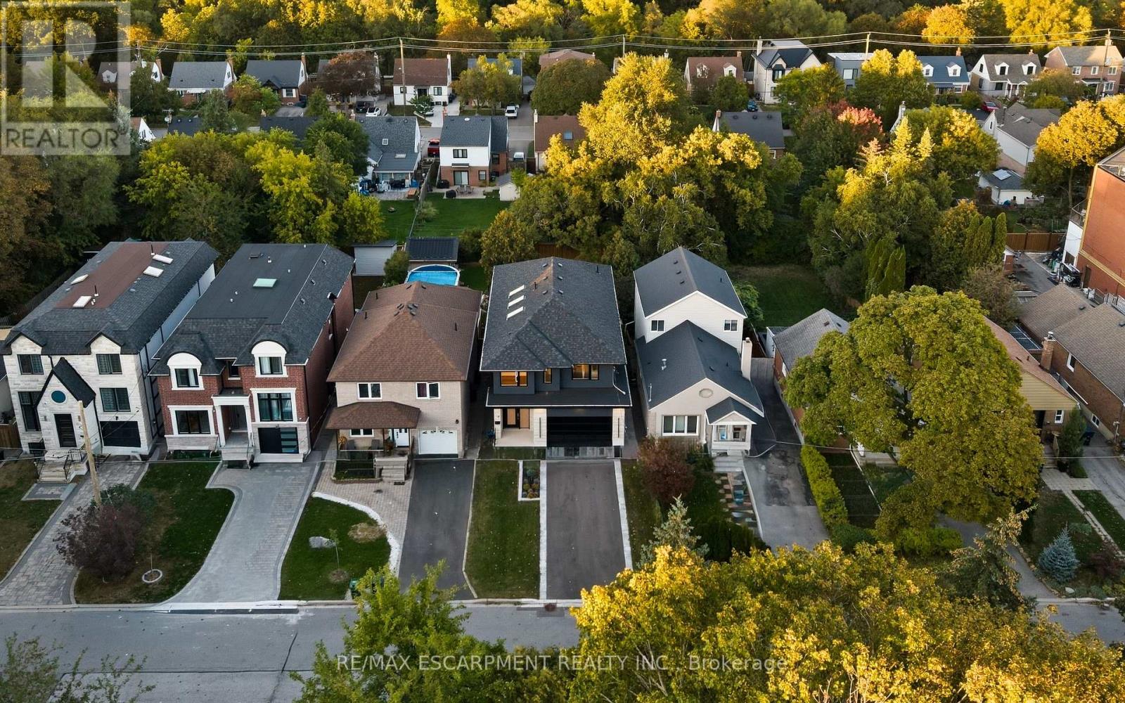 14 Kentroyal Drive, Toronto, Ontario  M9P 2M8 - Photo 49 - W13837210