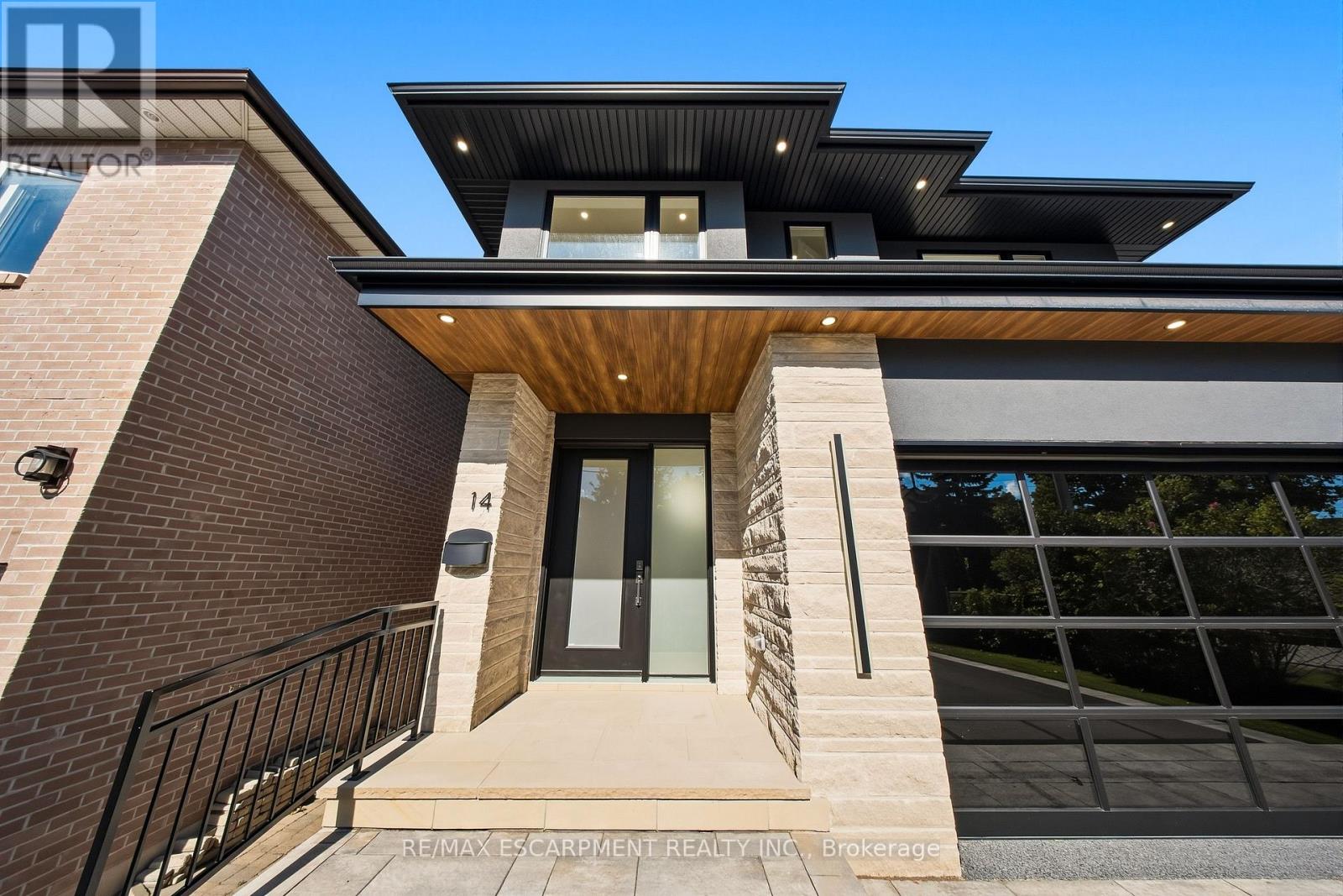 14 Kentroyal Drive, Toronto, Ontario  M9P 2M8 - Photo 5 - W13837210