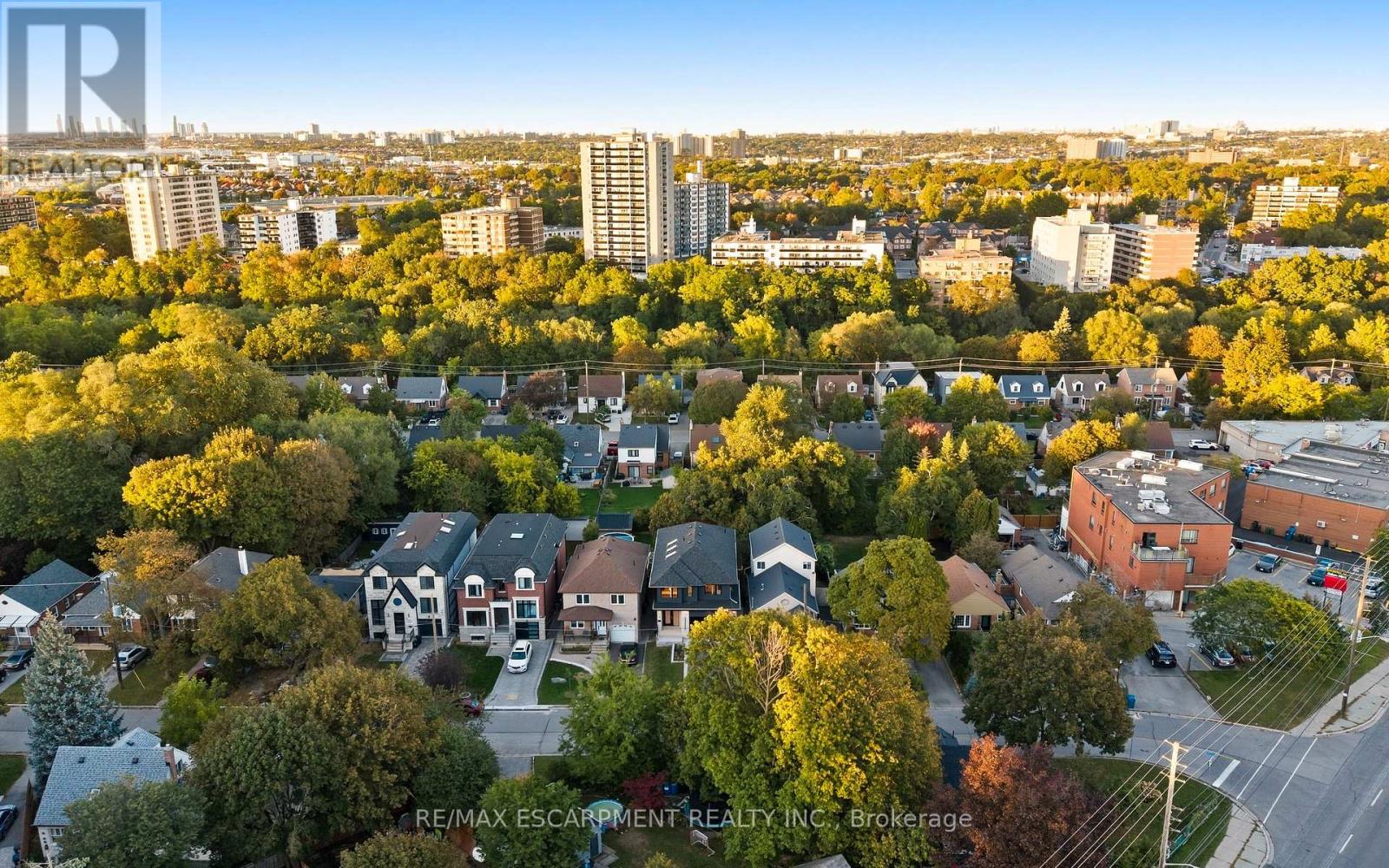14 Kentroyal Drive, Toronto, Ontario  M9P 2M8 - Photo 50 - W13837210