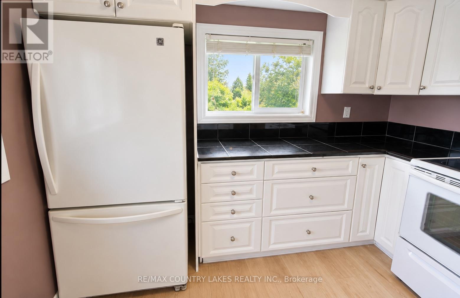 16 Hummingbird Lane, Kawartha Lakes, Ontario  L0K 1B0 - Photo 11 - X13546036