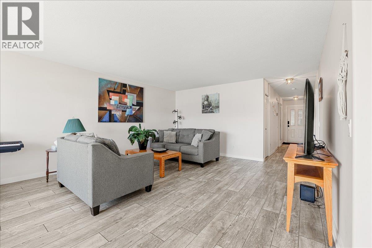 4630a Ponderosa Drive Unit# 106, Peachland, British Columbia  V0H 1X5 - Photo 4 - 10402083