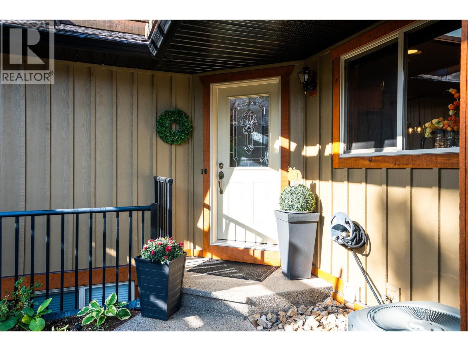 6900 Manning Place Unit# 2, Vernon, British Columbia  V1B 2Y5 - Photo 3 - 10401425