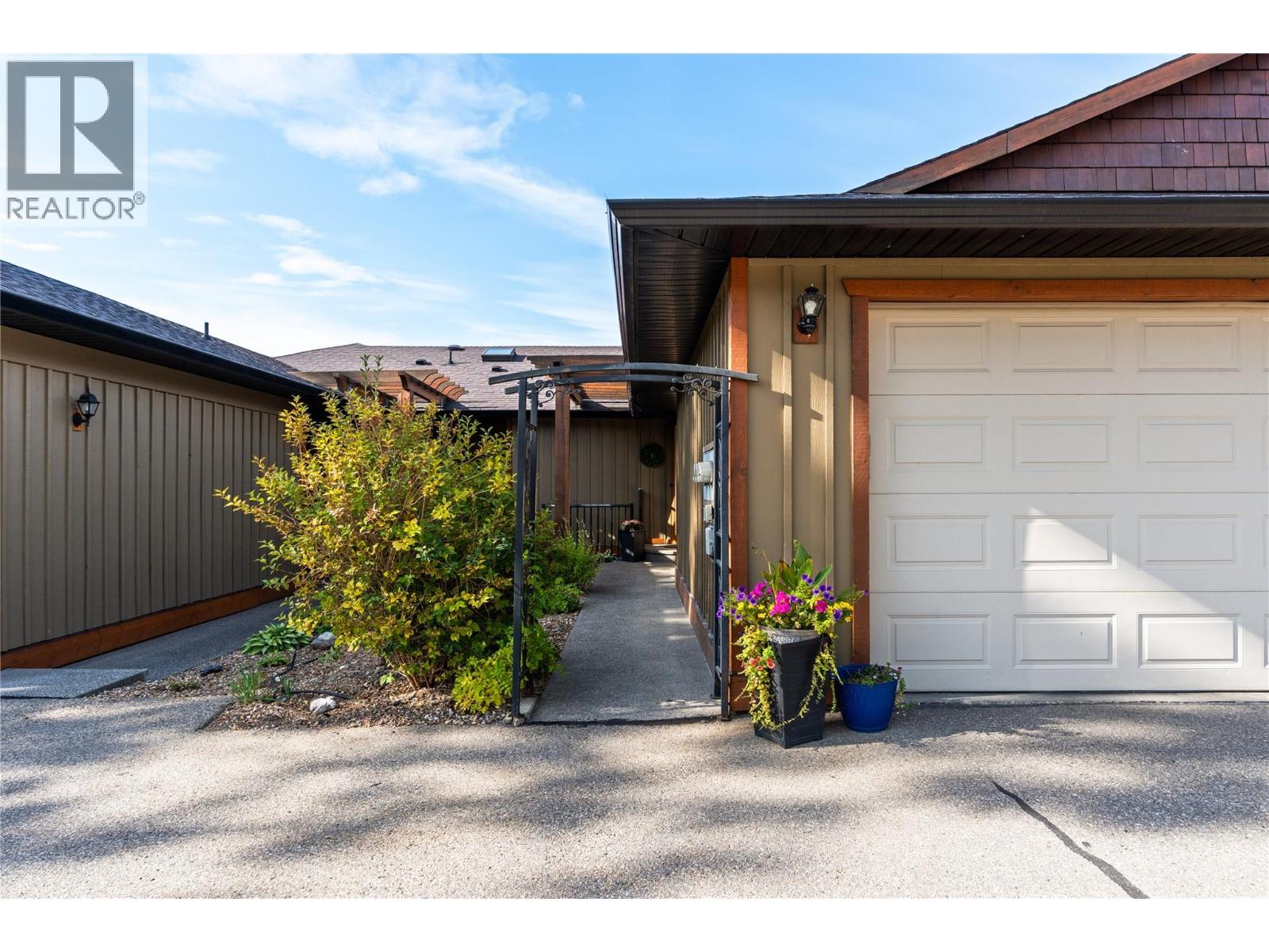 6900 Manning Place Unit# 2, Vernon, British Columbia  V1B 2Y5 - Photo 2 - 10401425