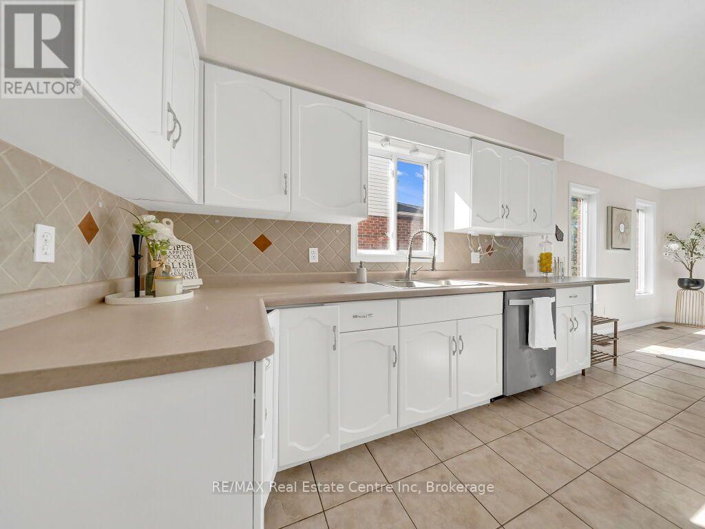 61 Moffatt Lane, Guelph, Ontario  N1G 5E8 - Photo 15 - X13837266