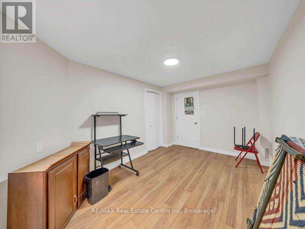 61 Moffatt Lane, Guelph, Ontario  N1G 5E8 - Photo 39 - X13837266