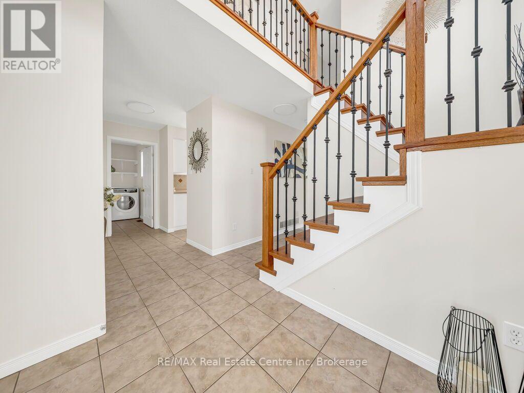 61 Moffatt Lane, Guelph, Ontario  N1G 5E8 - Photo 5 - X13837266